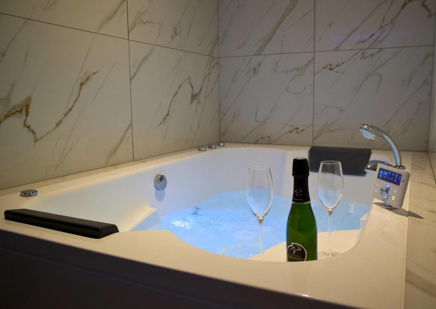 Appartement - Parking Prive Gratuit, Proche Centre-Ville Et Gare De Saint-Omer แซ็งดอแมร์ ภายนอก รูปภาพ